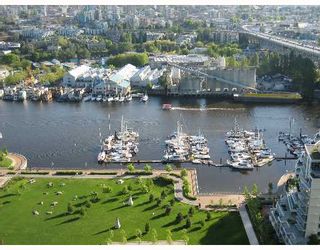 Photo 2: 3206 583 BEACH Crescent in Vancouver: False Creek North Condo for sale in "TWO PARKWEST" (Vancouver West)  : MLS®# V651259
