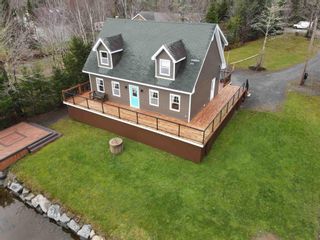 Main Photo: 246 Lakecrest Drive in Mount Uniacke: 105-East Hants/Colchester West Residential for sale (Halifax-Dartmouth)  : MLS®# 202128262