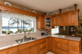 Photo 7: 6039 S Island Hwy in Union Bay: CV Union Bay/Fanny Bay House for sale (Comox Valley)  : MLS®# 855956