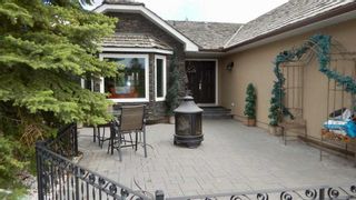 Photo 3: 9204 Oakmount Drive SW in Calgary: Oakridge Detached for sale : MLS®# A2114419