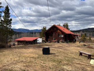 Photo 7: 29056 TELKWA HIGH Road in Smithers: Smithers - Rural House for sale (Smithers And Area)  : MLS®# R2682748