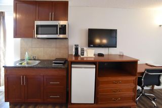 Photo 6: Motel for sale Drumheller Alberta: Commercial for sale : MLS®# A1219054