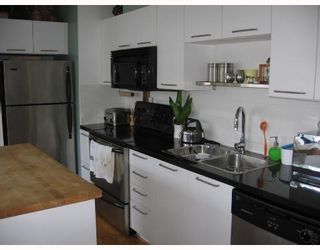 Photo 4: 201 205 E 10TH Avenue in Vancouver: Mount Pleasant VE Condo for sale in "THE HUB" (Vancouver East)  : MLS®# V720169