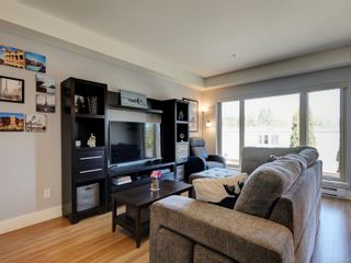 Photo 5: 207 7161 West Saanich Rd in Central Saanich: CS Brentwood Bay Condo for sale : MLS®# 904099
