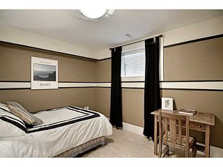 Photo 17: 58 CRESTHAVEN View SW in CALGARY: Crestmont Residential Detached Single Family for sale (Calgary)  : MLS®# C3619749