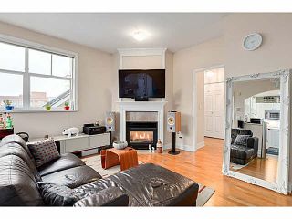 Photo 2: 403 2588 ALDER Street in Vancouver: Fairview VW Condo for sale in "BOLLERT PLACE" (Vancouver West)  : MLS®# V1104076