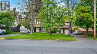 Photo 30: A 930 Old Esquimalt Rd in Esquimalt: House for sale : MLS®# 961763