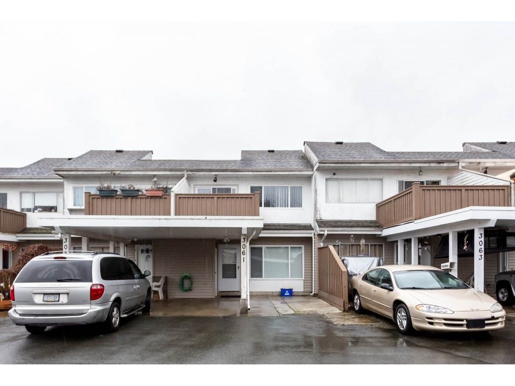 Main Photo: 3061 268 Street in Langley: Aldergrove Langley Townhouse for sale in "Bakerview Estates" : MLS®# R2329441