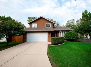 Photo 1: 270 Foxmeadow Drive in Winnipeg: Linden Woods Residential for sale (1M)  : MLS®# 202122192