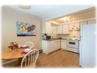 Photo 6: 82 6880 LUCAS Road in Richmond: Woodwards Townhouse for sale in "Timberwood Village" : MLS®# V1142870