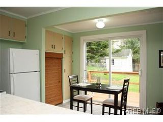 Photo 9: 824 Condor Ave in VICTORIA: Es Esquimalt House for sale (Esquimalt)  : MLS®# 599298