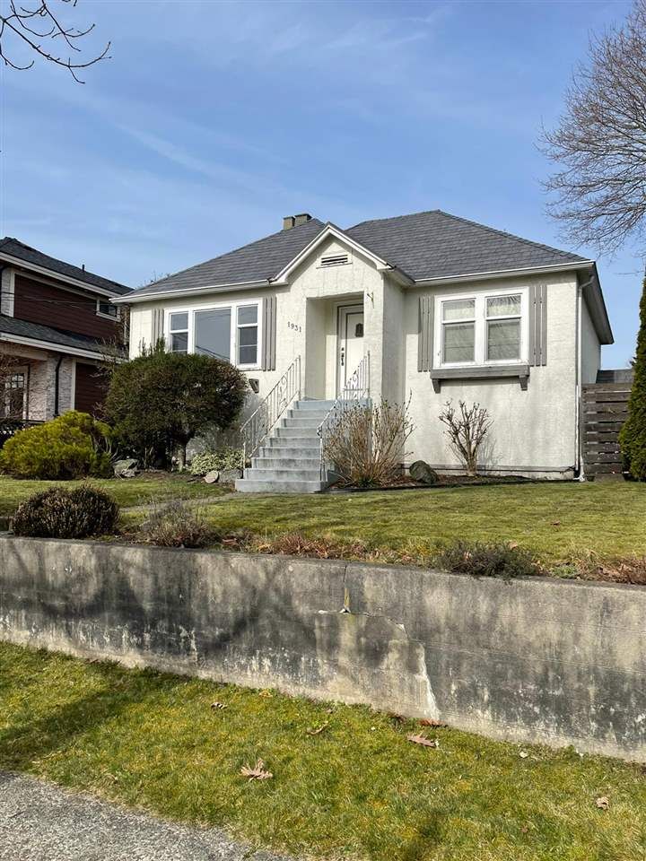 Main Photo: 1931 DUBLIN STREET in New Westminster: West End NW House for sale : MLS®# R2551361