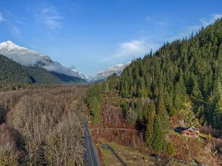 Photo 24: 15986 SQUAMISH VALLEY Road in Squamish: Upper Squamish House for sale : MLS®# R2838330