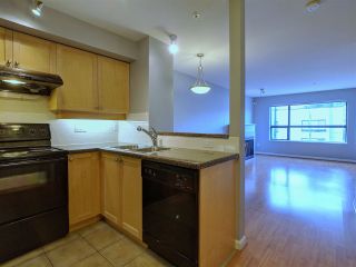 Photo 3: 410 997 W 22 AVENUE in Vancouver: Cambie Condo for sale (Vancouver West)  : MLS®# R2336421