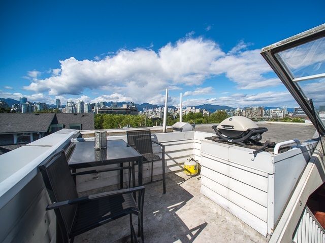 Main Photo: 209 685 W 7 AVENUE in Vancouver: Fairview VW Townhouse for sale (Vancouver West)  : MLS®# R2161336