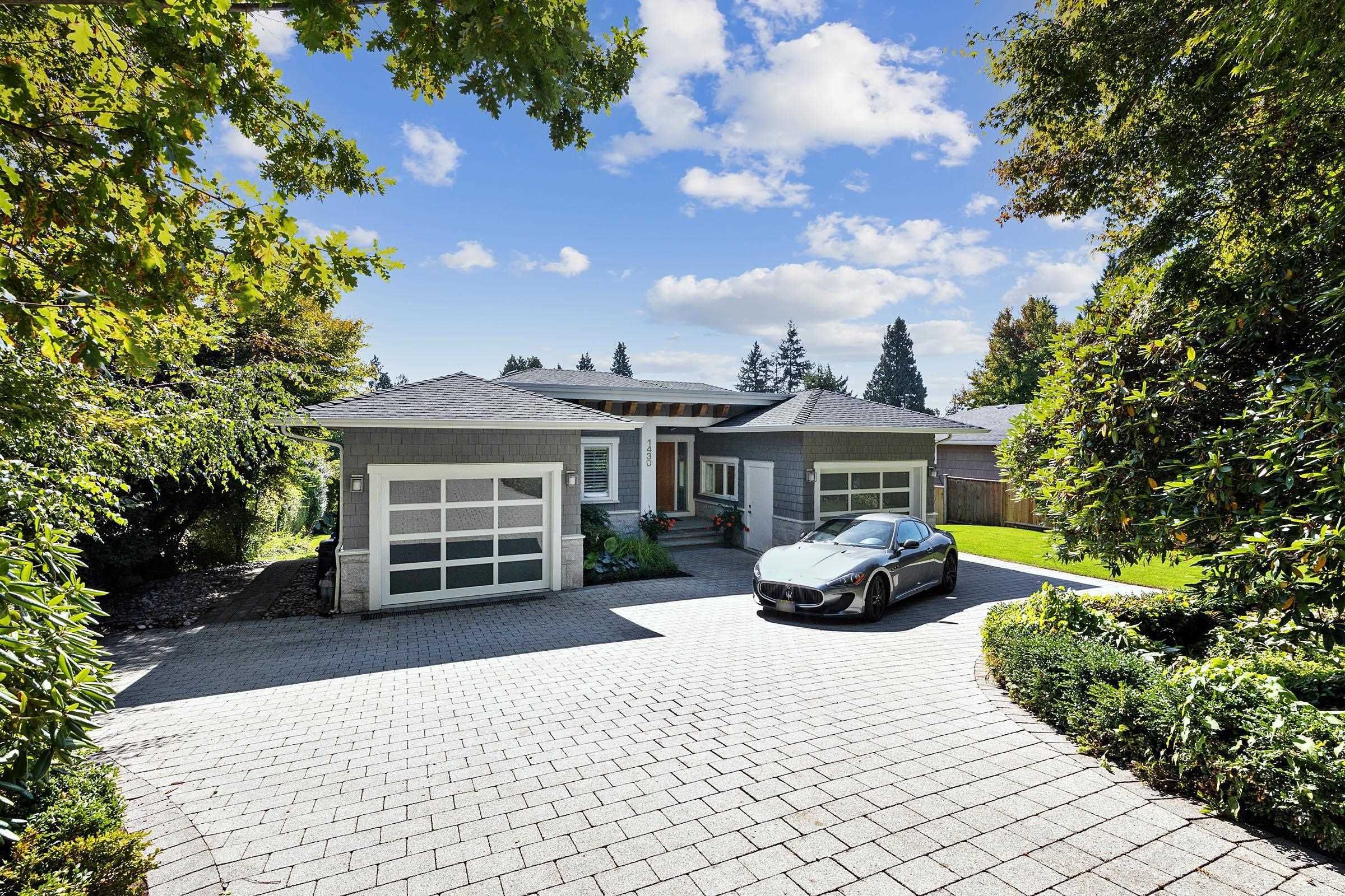 Main Photo: 1430 QUEENS Avenue in West Vancouver: Ambleside House for sale : MLS®# R2617305
