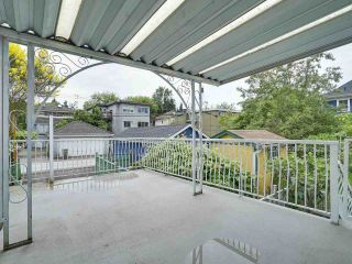 Photo 11: 1928 VENABLES STREET in Vancouver: Grandview VE House for sale (Vancouver East)  : MLS®# R2180121