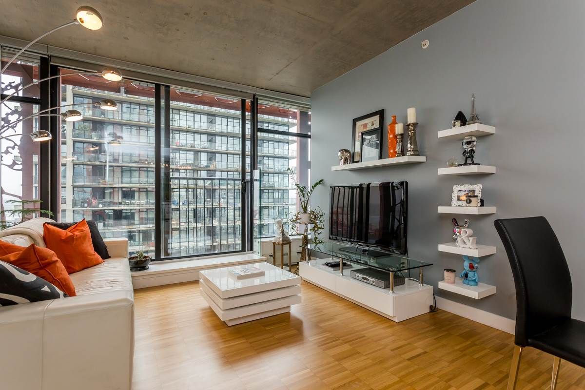 Main Photo: 2805 128 W CORDOVA Street in Vancouver: Downtown VW Condo for sale in "WOODWARDS" (Vancouver West)  : MLS®# R2042542