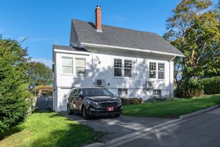 Photo 3: 2488 Sherwood Street in Halifax: 4-Halifax West Residential for sale (Halifax-Dartmouth)  : MLS®# 202224087