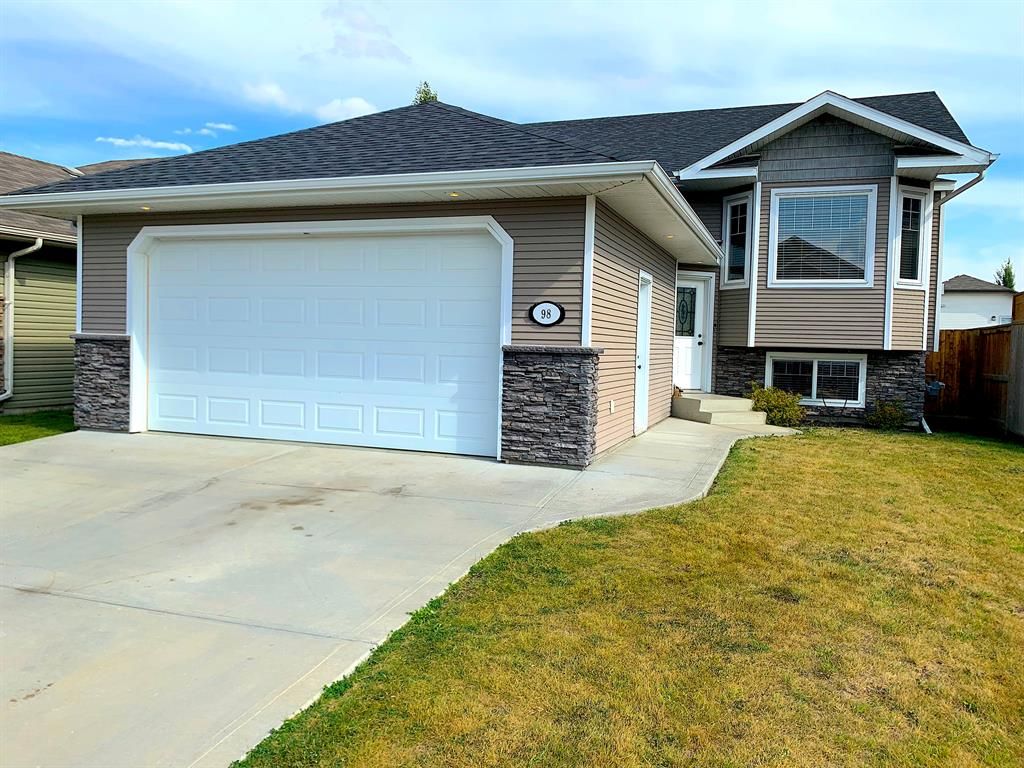 Main Photo: 98 Stephenson Crescent: Red Deer Detached for sale : MLS®# A2002069