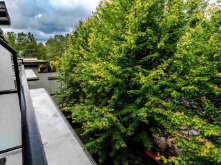 Photo 12: 404 7418 BYRNEPARK Walk in Burnaby: South Slope Condo for sale in "GREEN" (Burnaby South)  : MLS®# R2466553
