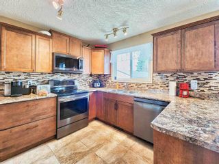 Photo 2: 586 OTTER Crescent in Prince George: Lakewood House for sale (PG City West)  : MLS®# R2784774