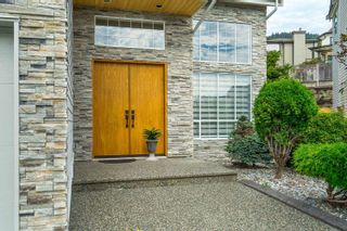 Photo 2: 2922 HEDGESTONE Court in Coquitlam: Westwood Plateau House for sale : MLS®# R2716119