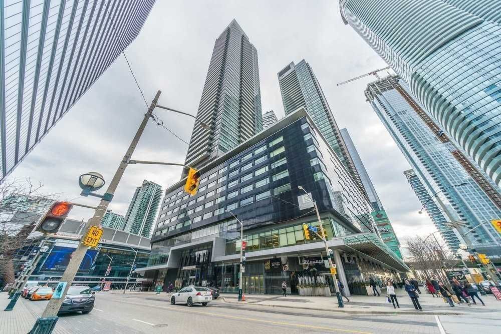 Main Photo: 2306 65 Bremner Boulevard in Toronto: Waterfront Communities C1 Condo for lease (Toronto C01)  : MLS®# C5750120