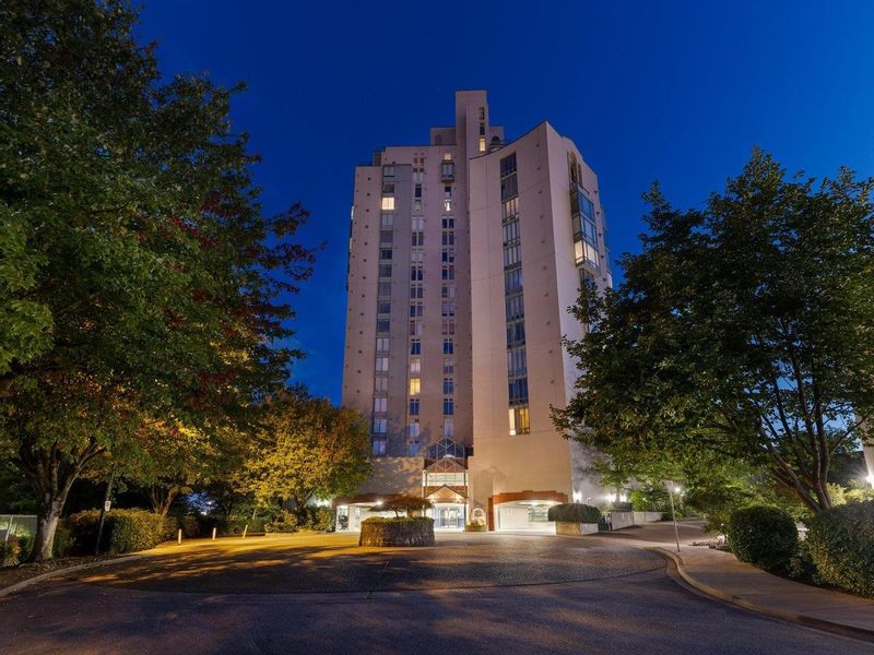 FEATURED LISTING: 2200 - 8 LAGUNA Court New Westminster