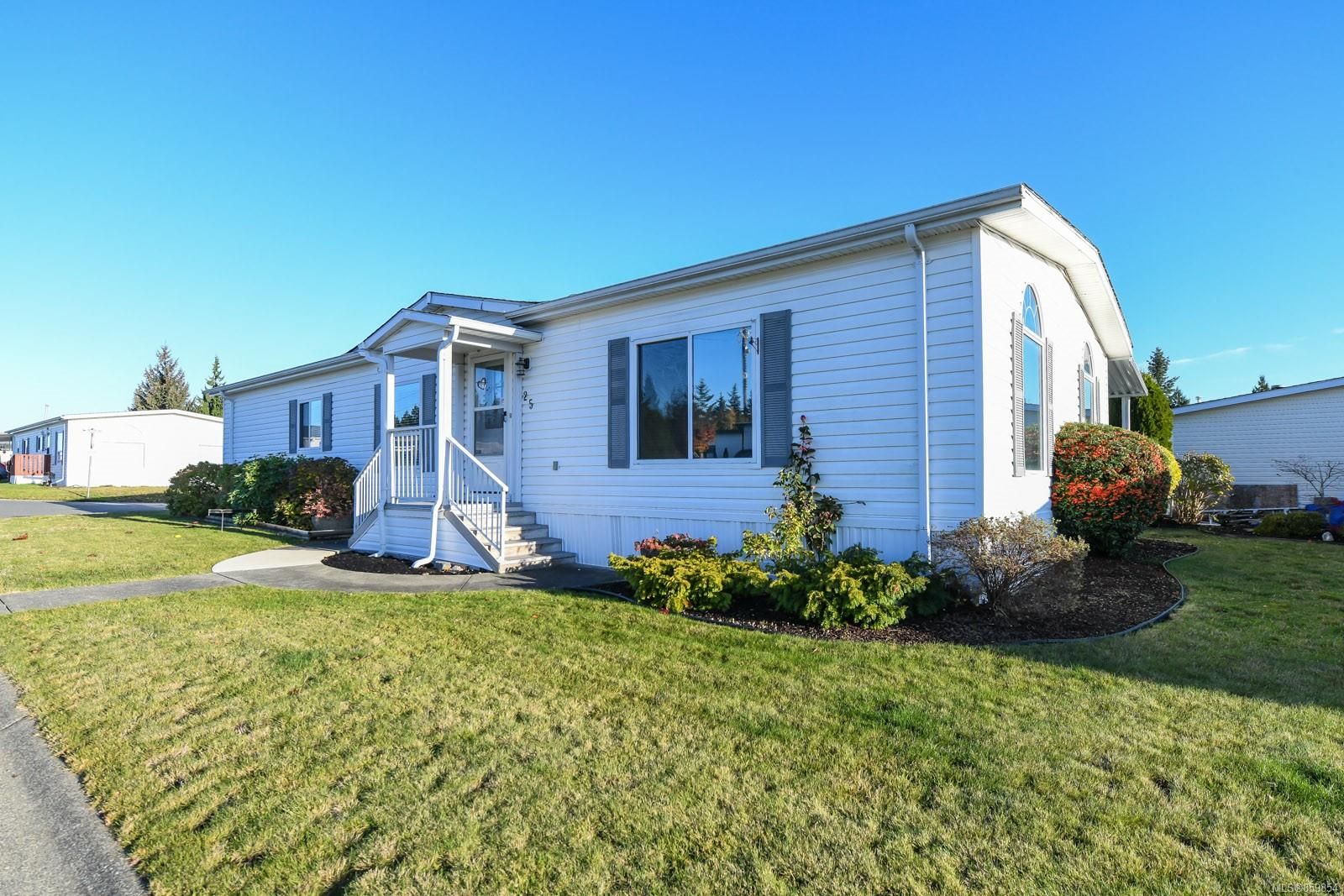 Main Photo: 25 4714 Muir Rd in Courtenay: CV Courtenay East Manufactured Home for sale (Comox Valley)  : MLS®# 859854