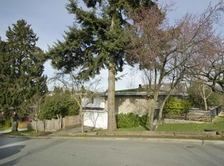 Photo 2: 5495 FLEMING Street in Vancouver: Knight House for sale (Vancouver East)  : MLS®# R2045915