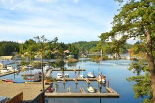Photo 3: 4C 12849 LAGOON Road in Pender Harbour: Pender Harbour Egmont Condo for sale in "Painted Boat" (Sunshine Coast)  : MLS®# R2037321