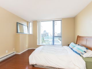 Photo 13: 804 719 PRINCESS Street in New Westminster: Uptown NW Condo for sale in "STIRLING PLACE" : MLS®# R2432360