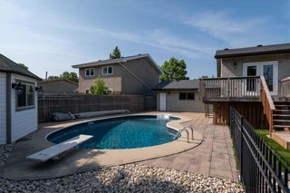 Photo 26: 92 Trowbridge Bay in Winnipeg: River Park South Residential for sale (2F)  : MLS®# 202315885