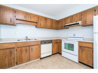 Photo 11: 204 15290 THRIFT Avenue: White Rock Condo for sale in "Windermere" (South Surrey White Rock)  : MLS®# R2254870