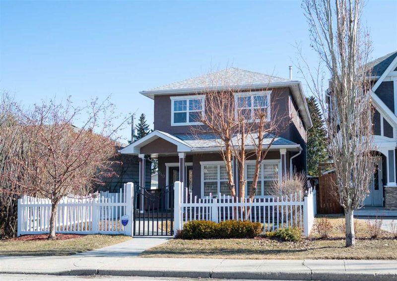FEATURED LISTING: 940 40 Street Southwest Calgary