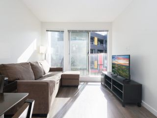 Photo 2: 622 384 E 1ST Avenue in Vancouver: Strathcona Condo for sale in "CANVAS" (Vancouver East)  : MLS®# R2831373