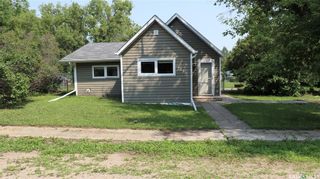 Photo 1: 213 Young Street in Earl Grey: Residential for sale : MLS®# SK904277