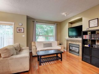 Photo 2: 907 Brock Ave in Langford: La Langford Proper Row/Townhouse for sale : MLS®# 932965
