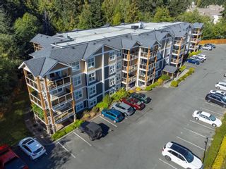 Photo 2: 402 4701 Uplands Dr in Nanaimo: Na Uplands Condo for sale : MLS®# 914062
