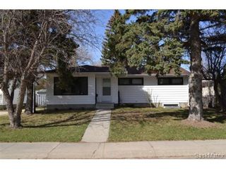 Photo 1: 3 Oliver CRES in Saskatoon: Greystone Heights Single Family Dwelling for sale (Saskatoon Area 02)  : MLS®# 470115