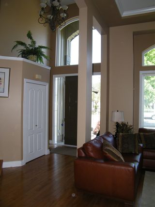 Photo 3: 11689 CREEKSIDE Street in Maple Ridge: Cottonwood MR House for sale : MLS®# R2000625