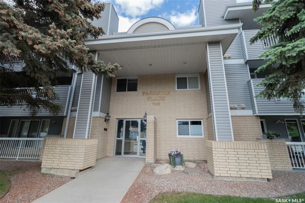 Main Photo: 202 706 Confederation Drive in Saskatoon: Confederation Park Residential for sale : MLS®# SK900126