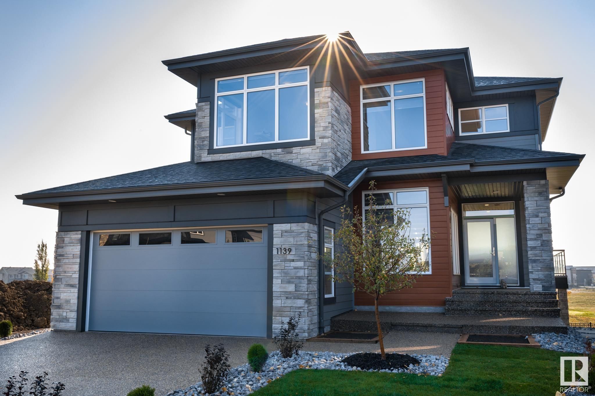 Main Photo: 1139 HAINSTOCK Green in Edmonton: Zone 55 House for sale : MLS®# E4363450