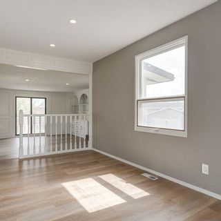 Photo 8: 56 Rundlefield Close NE in Calgary: Rundle Detached for sale : MLS®# A2052186