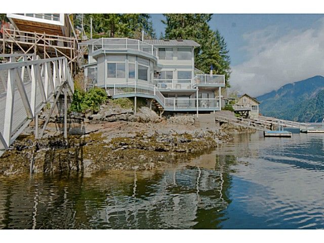 Main Photo: 5730 SUNSHINE FALLS Lane in North Vancouver: Woodlands-Sunshine-Cascade House for sale : MLS®# V1058483