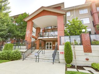 Photo 2: 103 5516 198 Street in Langley: Langley City Condo for sale : MLS®# R2194911
