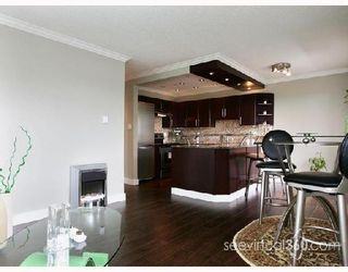 Photo 1: 207 1006 CORNWALL Street in New_Westminster: Uptown NW Condo for sale in "Cornwall Terrace" (New Westminster)  : MLS®# V721823