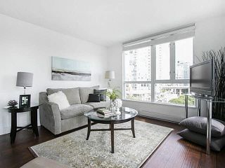 Photo 3: 1003 907 BEACH Avenue in Vancouver: Yaletown Condo for sale in "CORAL COURT" (Vancouver West)  : MLS®# V1136645