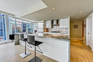 Photo 3: 2403 1205 W HASTINGS Street in Vancouver: Coal Harbour Condo for sale (Vancouver West)  : MLS®# R2793172